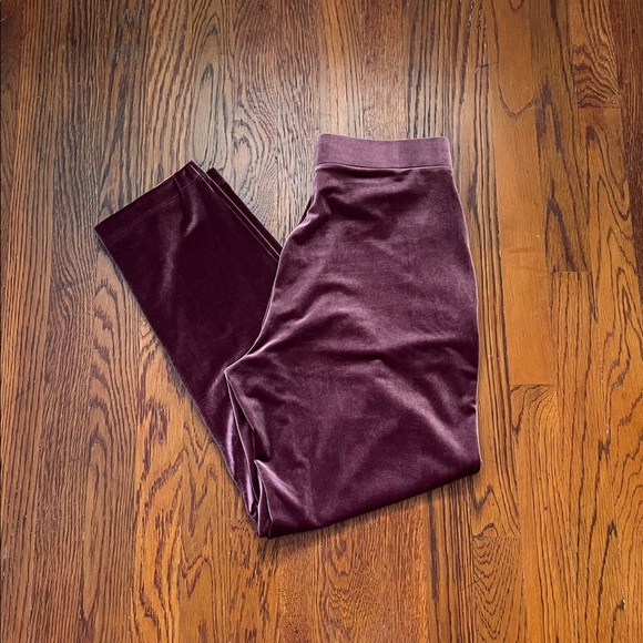 Loft Velvet Pull On Slim Pants Size Small in Bordeaux Festive Holiday Outfit - Picture 6 of 6